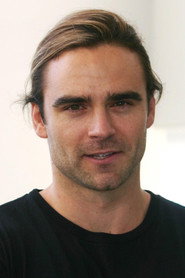 Dustin Clare — მსახიობი