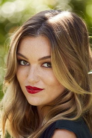 Lili Simmons — მსახიობი