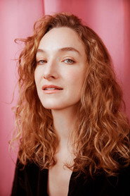 Anna Tierney — მსახიობი