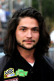 Thomas McDonell — მსახიობი