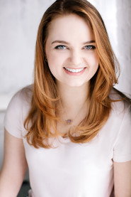 Laine MacNeil — მსახიობი