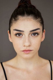 Hazar Ergüçlü — მსახიობი